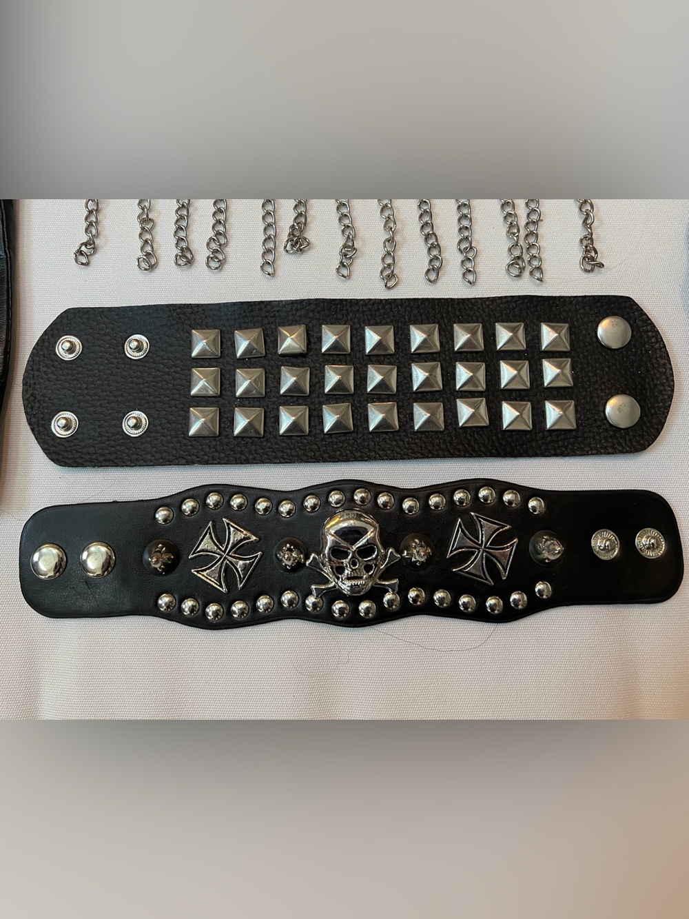 Black Studded Wristbands Fingerless Moto Gloves and Chained Spiked Dog Collar - Picture 5 of 14